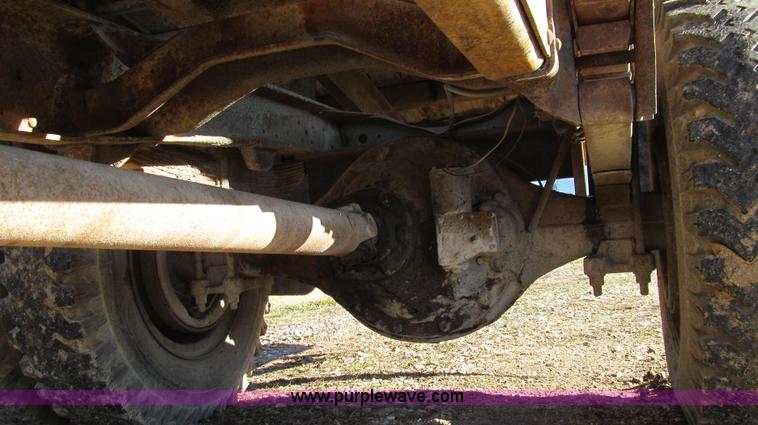 image for item E3656 1977 GMC 6500 dump truck