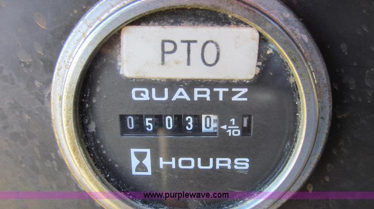 image for item E3657 1995 International 4900 flatbed truck