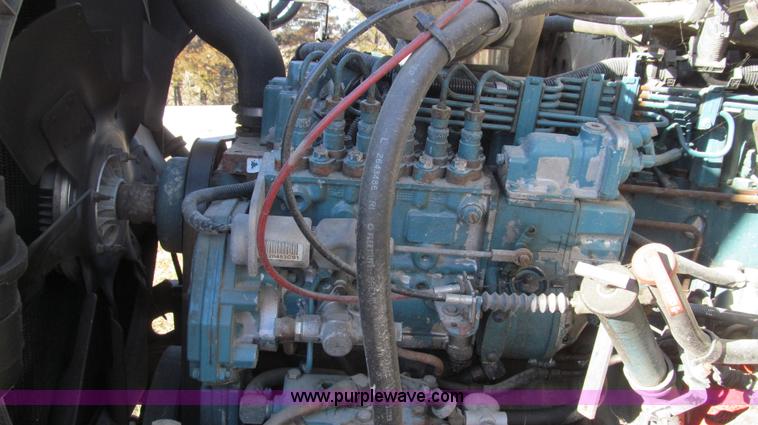 image for item E3657 1995 International 4900 flatbed truck