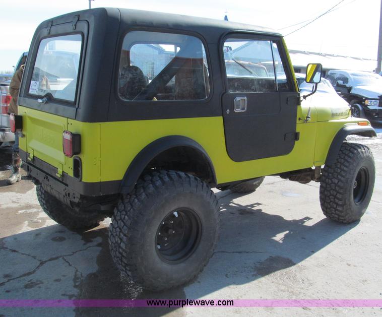 image for item E5868 1983 Jeep CJ7 SUV