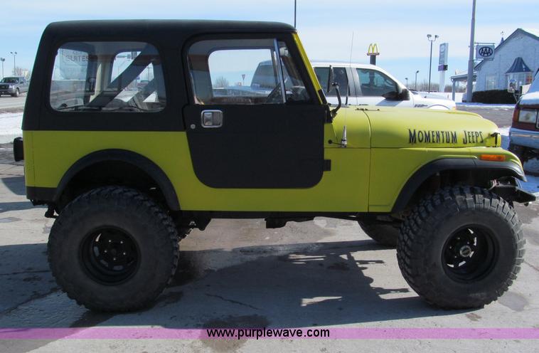 image for item E5868 1983 Jeep CJ7 SUV