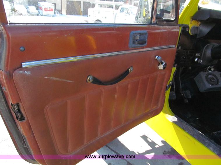 image for item E5868 1983 Jeep CJ7 SUV