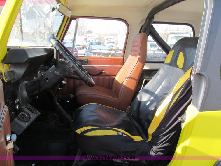 image for item E5868 1983 Jeep CJ7 SUV