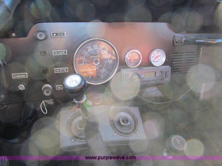 image for item E5868 1983 Jeep CJ7 SUV