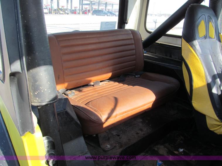 image for item E5868 1983 Jeep CJ7 SUV