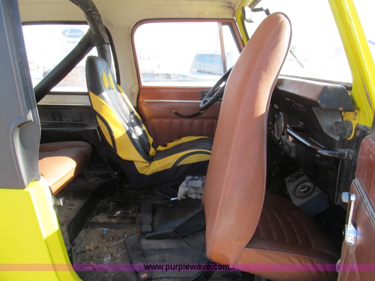 image for item E5868 1983 Jeep CJ7 SUV