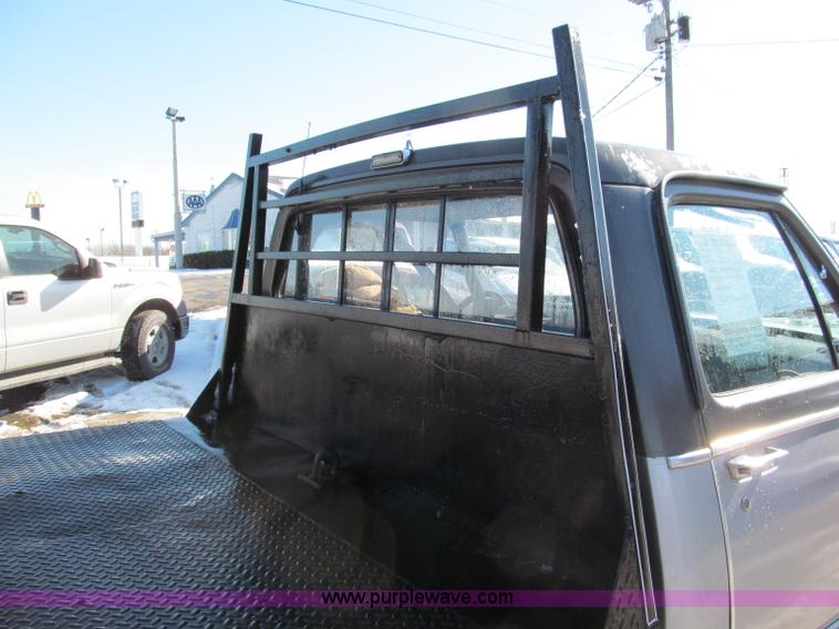 image for item E5869 1990 Dodge Ram D250 pickup truck