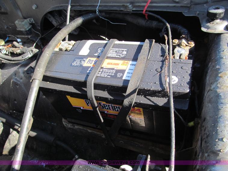 image for item E5869 1990 Dodge Ram D250 pickup truck