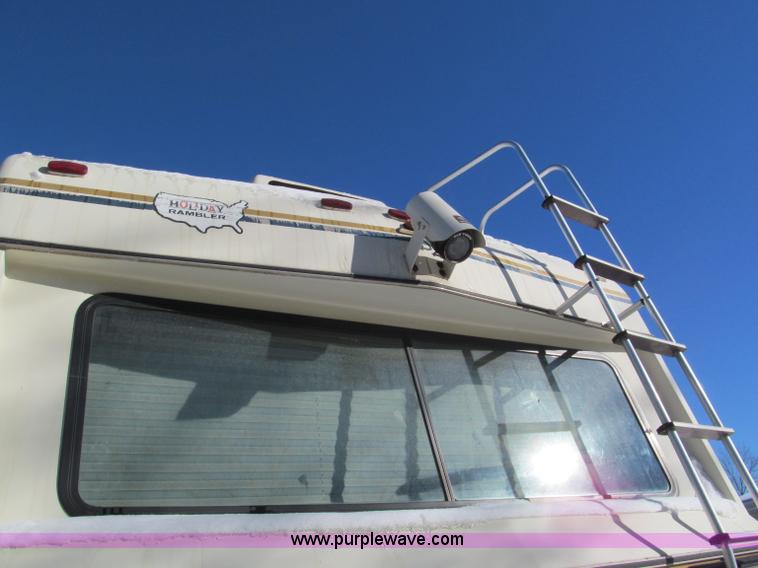 image for item E5870 1986 Chevrolet Imperial Holiday Rambler 33' RV