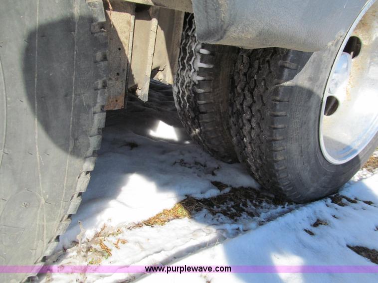 image for item E5870 1986 Chevrolet Imperial Holiday Rambler 33' RV