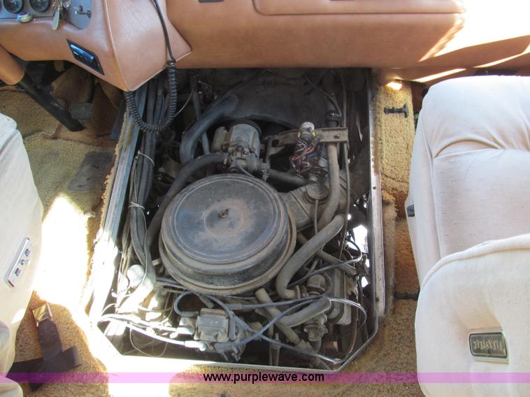 image for item E5870 1986 Chevrolet Imperial Holiday Rambler 33' RV