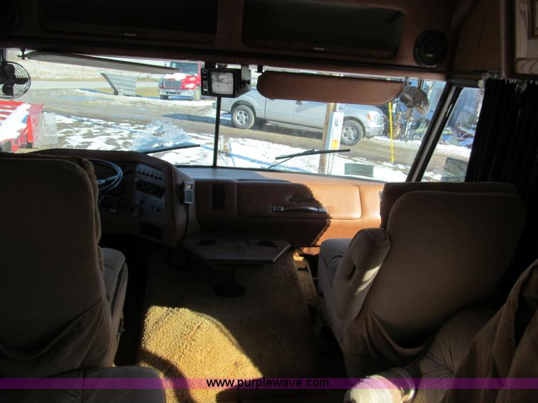 image for item E5870 1986 Chevrolet Imperial Holiday Rambler 33' RV