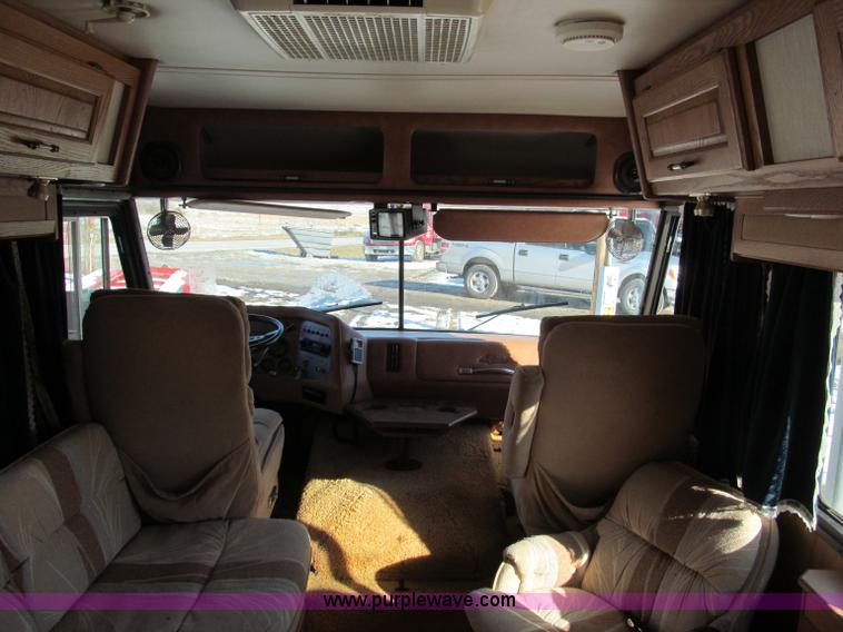 image for item E5870 1986 Chevrolet Imperial Holiday Rambler 33' RV