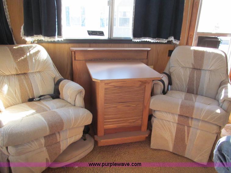 image for item E5870 1986 Chevrolet Imperial Holiday Rambler 33' RV