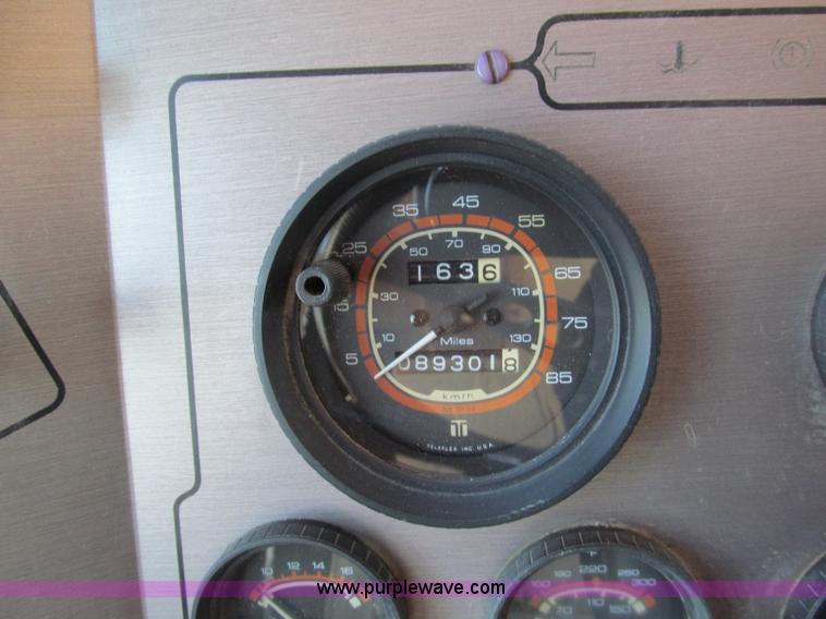 image for item E5870 1986 Chevrolet Imperial Holiday Rambler 33' RV