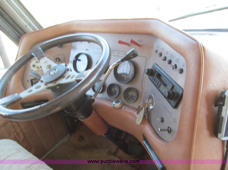 image for item E5870 1986 Chevrolet Imperial Holiday Rambler 33' RV