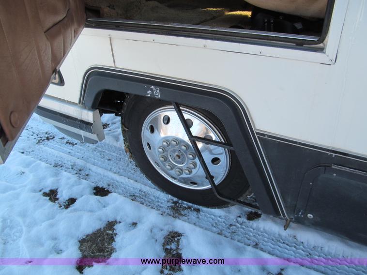 image for item E5870 1986 Chevrolet Imperial Holiday Rambler 33' RV
