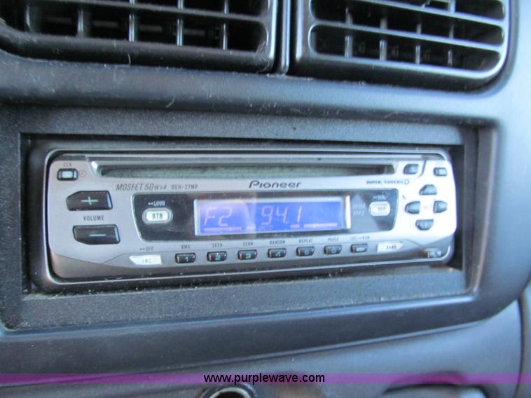 image for item E5871 1999 Dodge Dakota Club Cab pickup truck