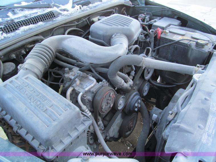 image for item E5871 1999 Dodge Dakota Club Cab pickup truck