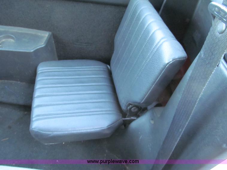 image for item E5872 1995 Chevrolet S10 LS Extended Cab pickup truck