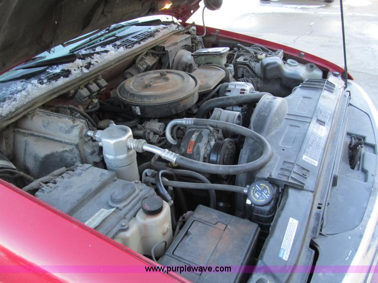 image for item E5872 1995 Chevrolet S10 LS Extended Cab pickup truck