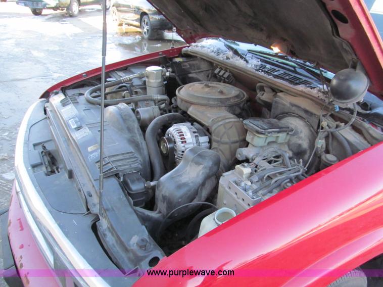 image for item E5872 1995 Chevrolet S10 LS Extended Cab pickup truck