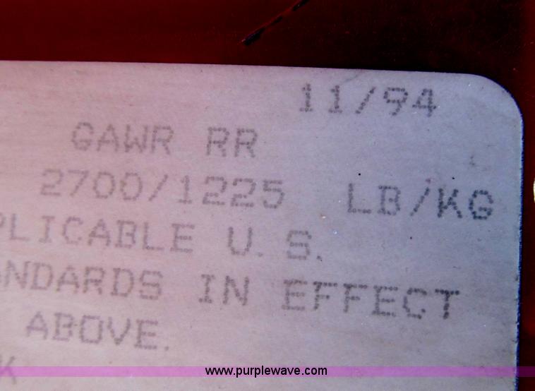 image for item E5872 1995 Chevrolet S10 LS Extended Cab pickup truck