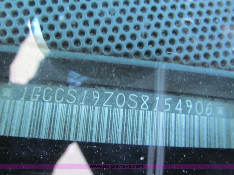 image for item E5872 1995 Chevrolet S10 LS Extended Cab pickup truck