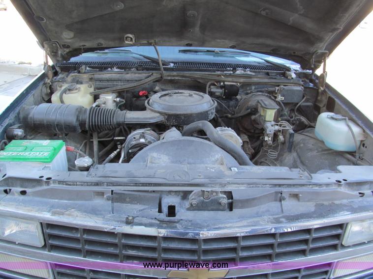 image for item E5873 1993 Chevrolet 1500 Extended Cab pickup truck