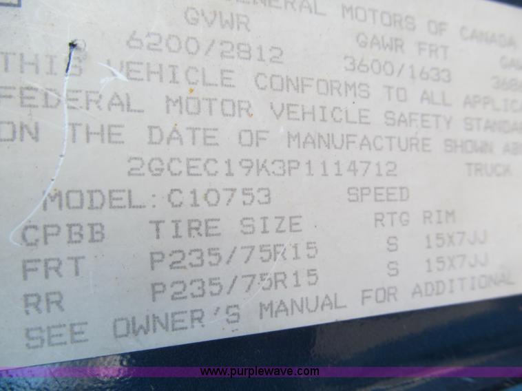 image for item E5873 1993 Chevrolet 1500 Extended Cab pickup truck