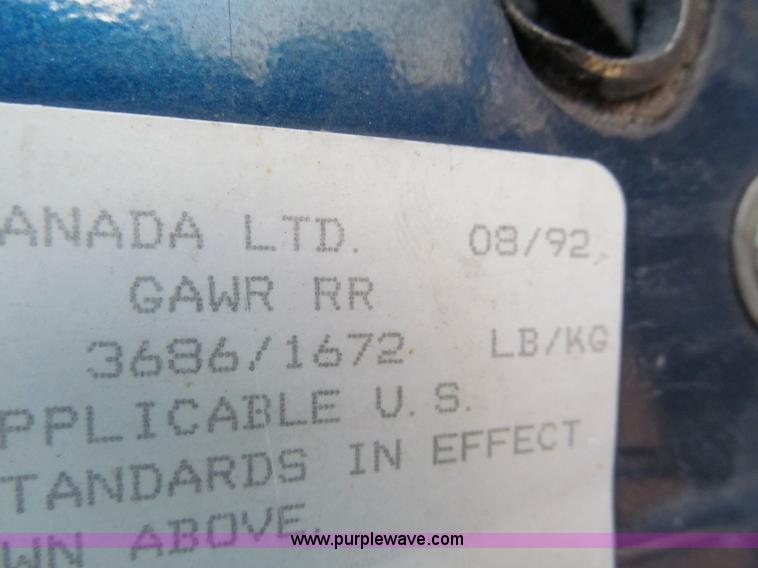 image for item E5873 1993 Chevrolet 1500 Extended Cab pickup truck