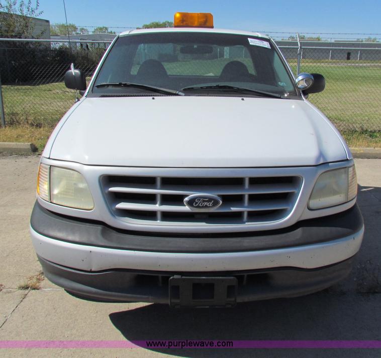 image for item E8104 1999 Ford F150 XL pickup truck