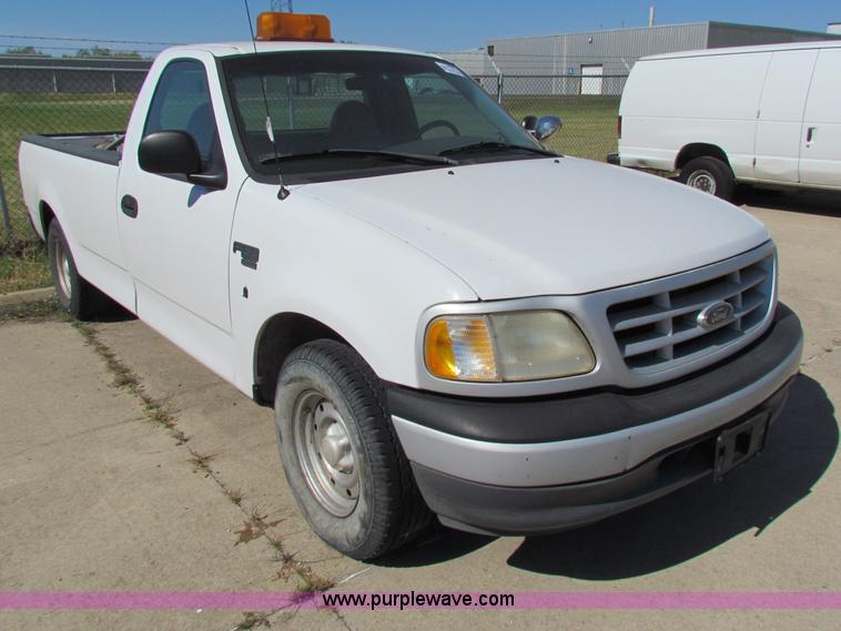 image for item E8104 1999 Ford F150 XL pickup truck