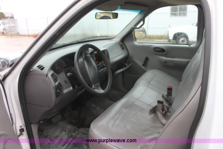 image for item E8104 1999 Ford F150 XL pickup truck