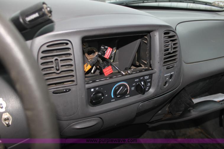 image for item E8104 1999 Ford F150 XL pickup truck