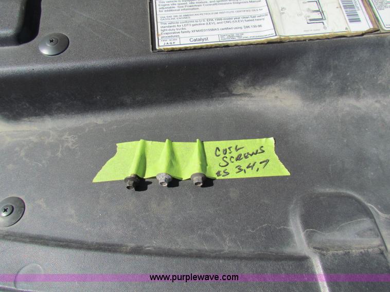 image for item E8104 1999 Ford F150 XL pickup truck