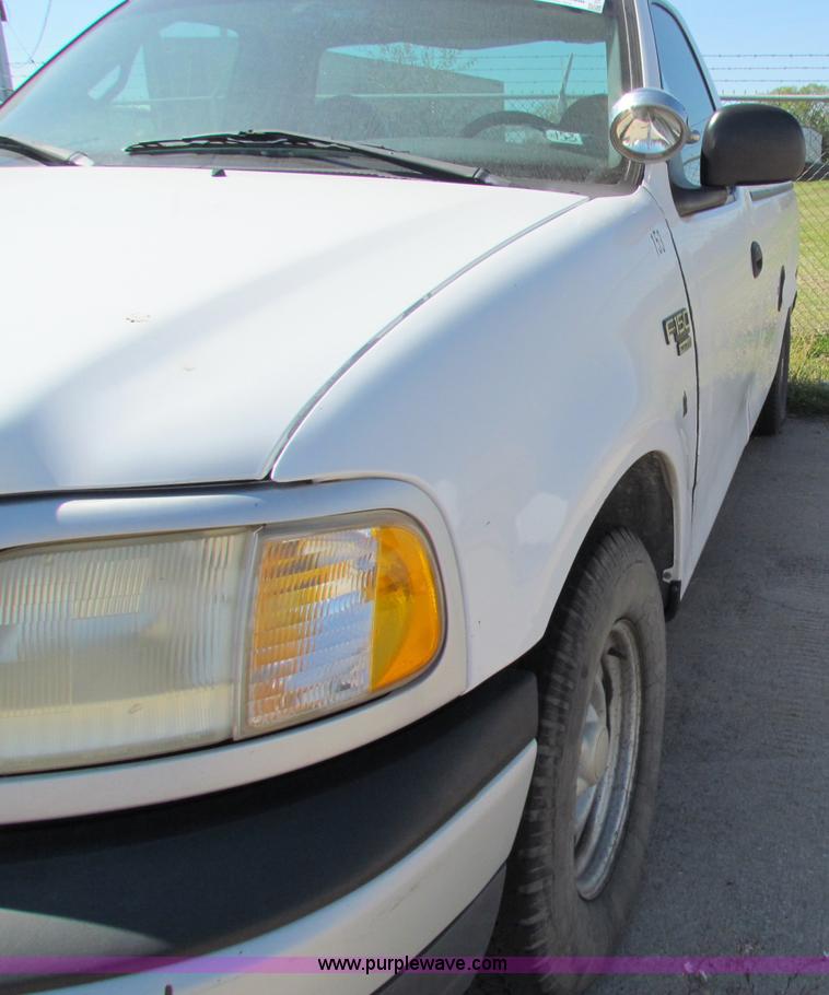 image for item E8104 1999 Ford F150 XL pickup truck