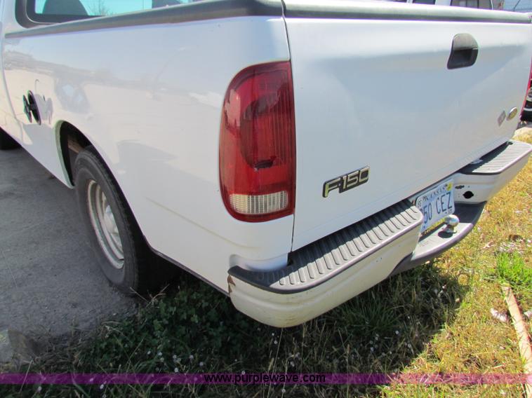 image for item E8104 1999 Ford F150 XL pickup truck