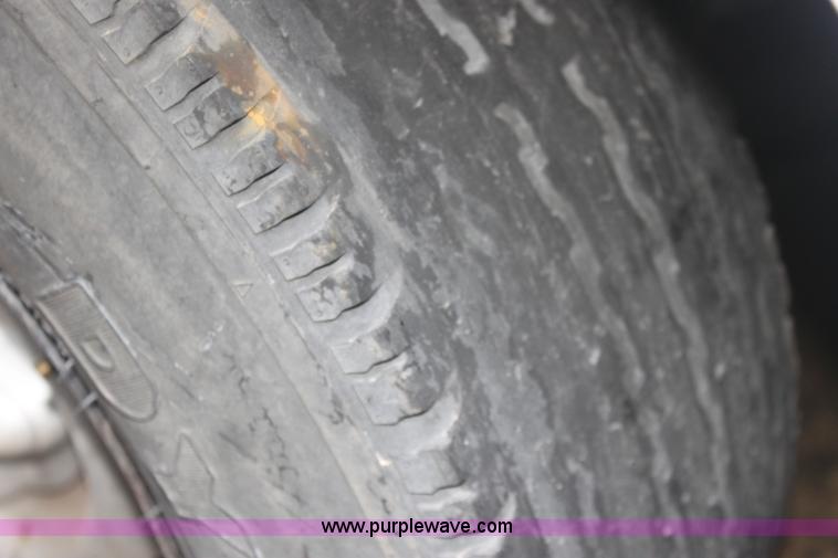 image for item E8104 1999 Ford F150 XL pickup truck