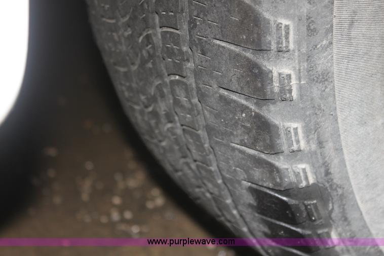 image for item E8104 1999 Ford F150 XL pickup truck