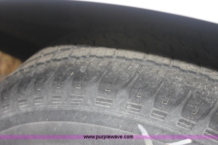 image for item E8104 1999 Ford F150 XL pickup truck