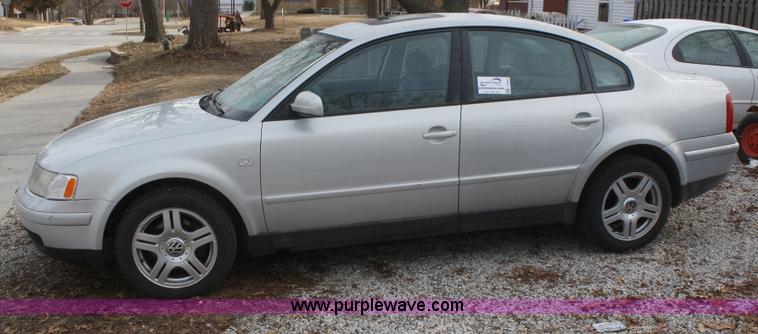 image for item F2865 2001 Volkswagen Passat GLX