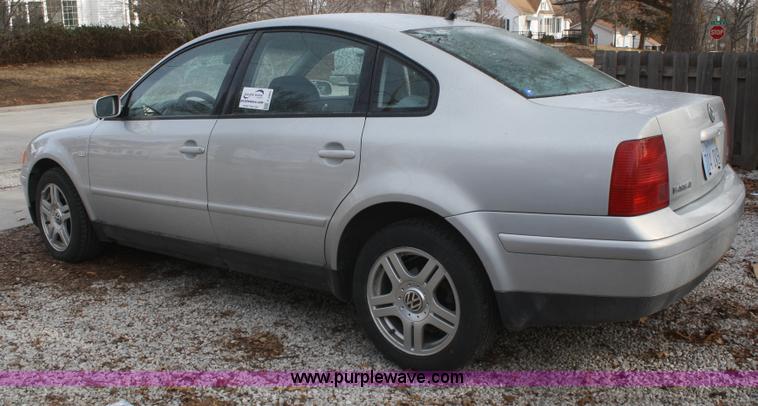 image for item F2865 2001 Volkswagen Passat GLX