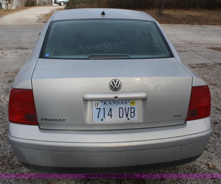 image for item F2865 2001 Volkswagen Passat GLX