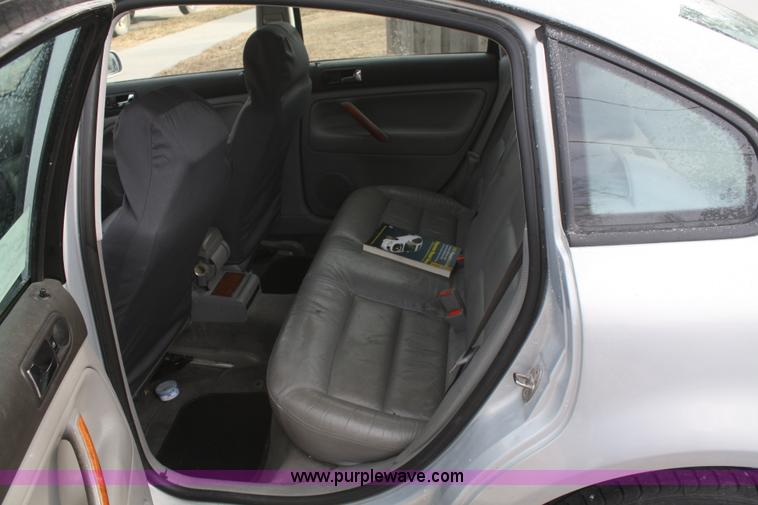 image for item F2865 2001 Volkswagen Passat GLX