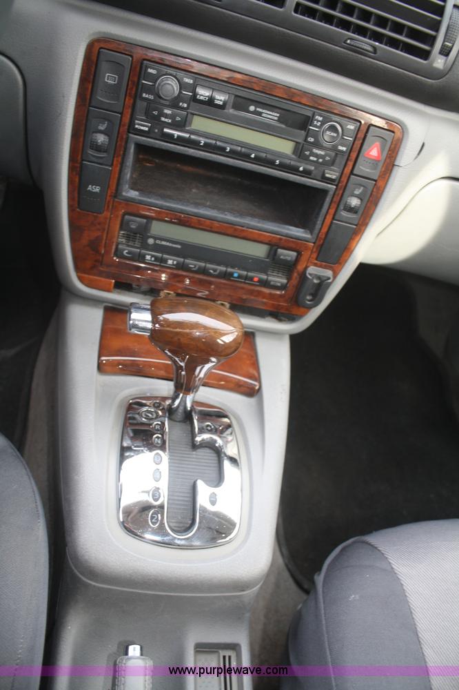 image for item F2865 2001 Volkswagen Passat GLX