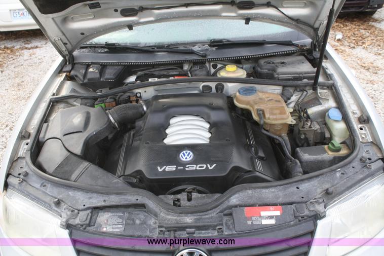 image for item F2865 2001 Volkswagen Passat GLX