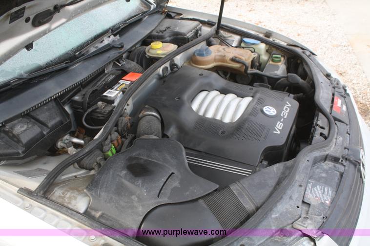 image for item F2865 2001 Volkswagen Passat GLX