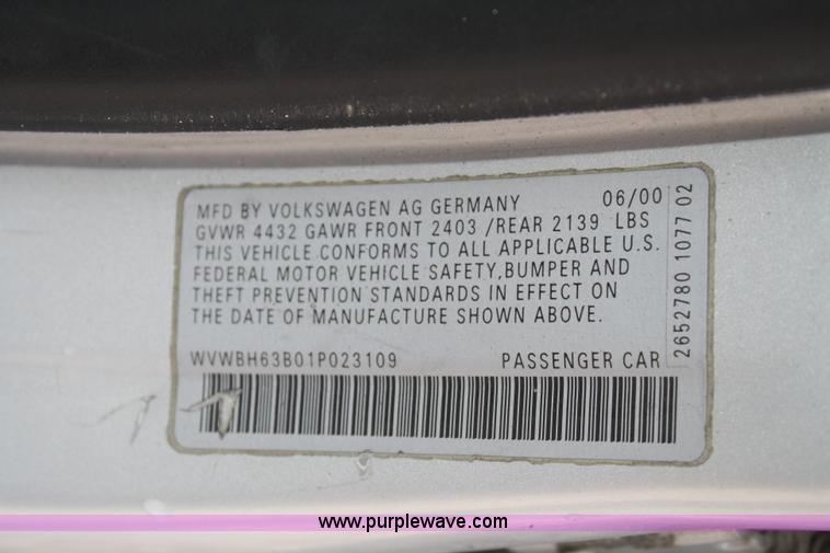 image for item F2865 2001 Volkswagen Passat GLX