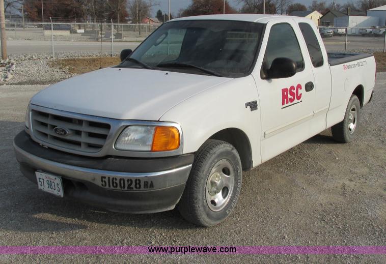 image for item F4046 2004 Ford F150 XLT SuperCab pickup truck